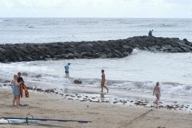 Un windsurfista es rescatado a dos millas de la orilla de la playa de Las Cucharas