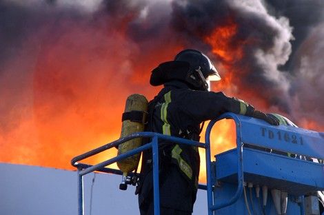 El Gobierno ve dramática la situación en Gran Canaria, con seis focos activos de incendio y donde sólo puede actuar un helicóptero