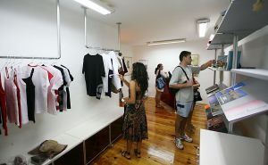 La tienda del MIAC abre sus puertas al público