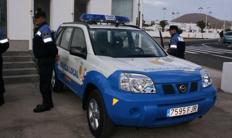 Detenido un turista por supuestos malos tratos a su pareja en Puerto del Carmen