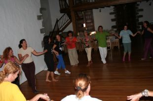 Teguise acoge un curso intensivo de biodanza