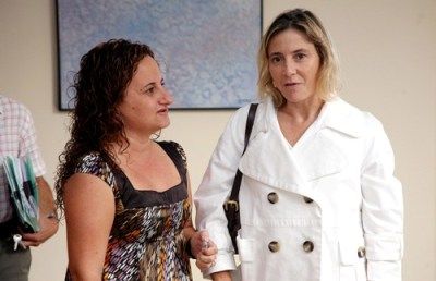 Pilar Merino se compromete a solucionar el problema de recogida de la leche hasta que el Cabildo proyecte la quesería