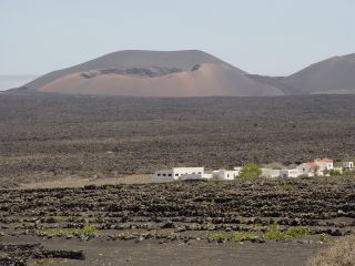 Medio Ambiente denuncia una obra irregular en La Geria