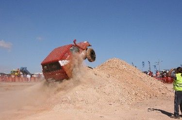 Espectáculo y técnica sobre barro en el trial majorero