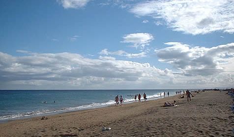 Una turista noruega de 78 años muere en la Playa de Los Pocillos