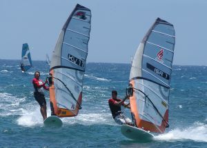 Regresa el espectáculo del wind a Costa Teguise