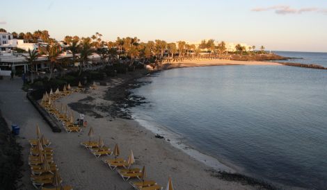 El espigón de Playa Flamingo y su arena estarán listos en septiembre