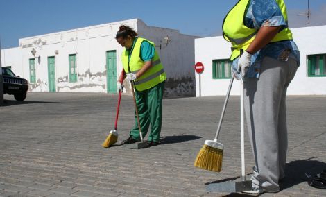 Teguise reubica a doce nuevos trabajadores