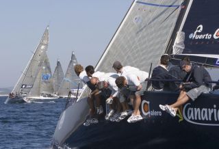 Comienza el Trofeo S.M. la Reina en Valencia con la participación canaria del GP' 42 Canarias Puerto Calero