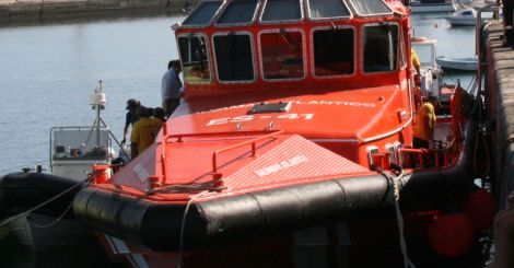 Una embarcación de pescadores naufraga frente a las costas de El Golfo