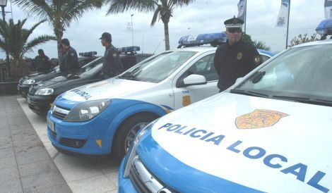 La Policía Local detiene a cinco individuos, entre ellos un menor, por varios delitos de hurto y contra la salud pública