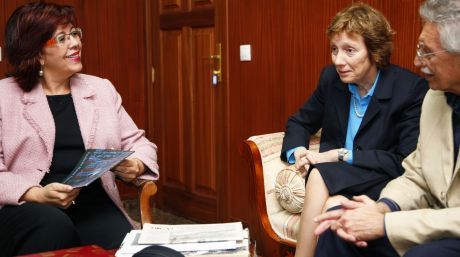 La Ministra de Cultura de Uruguay, María Simón, visita el Cabildo de Lanzarote