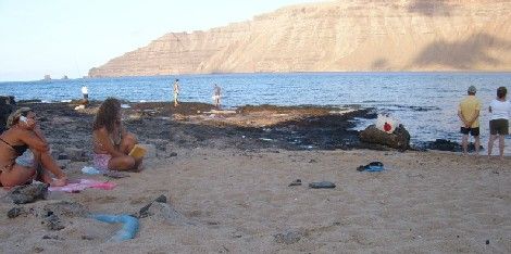 El Cabildo estudia la activación de una sociedad naútica en el centro sociocultural de la Graciosa