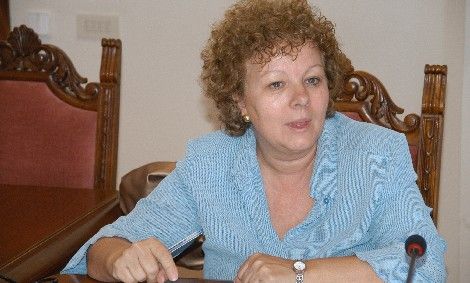 Loly Luzardo critica que el Gobierno Central no ceda a Lanzarote el terreno de los cuarteles