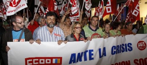 CCOO y UGT valoran positivamente la participación en la marcha del viernes