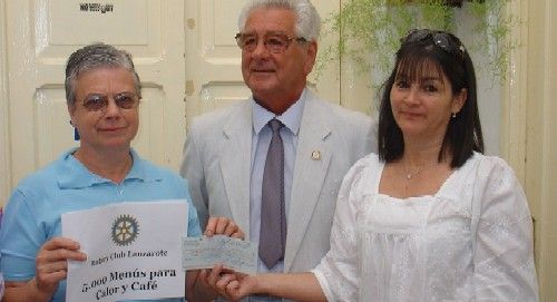 Rotary Club dona 20.000 euros a Calor y Café para pagar 5.000 menús del comedor social