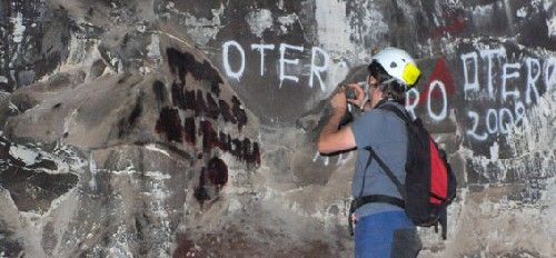 Limpieza y denuncias sobre el estado de la Cueva de Los Lagos