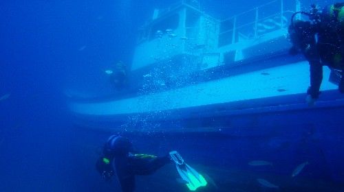 El Tenderete ya descansa en el fondo marino cercano a Puerto Calero