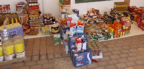 Dos voluntarias dicen que les "acosan" para que firmen un "papel" como si hubieran recibido 1.000 kilos de comida