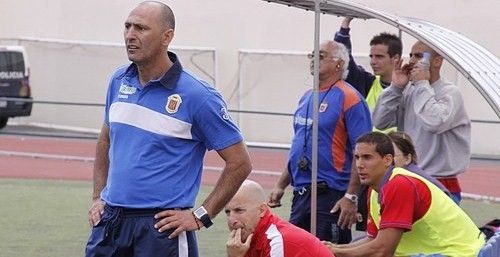 Carmelo Hernández seguirá siendo el entrenador de la UD Lanzarote