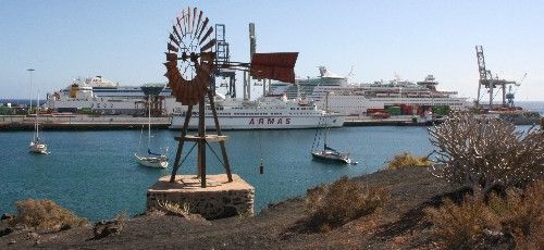 La primera fase del Muelle de Cruceros del Puerto de Arrecife está en marcha