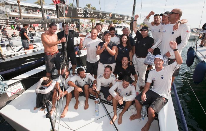 El Islas Canarias Puerto Calero toca el cielo en Cartagena