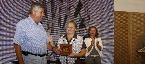 Premian a Efigenia Torres por impulsar la tradición artesanal en Lanzarote