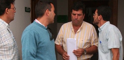 CC y PSOE ven muy avanzadas las negociaciones para cerrar un pacto en San Bartolomé y Teguise