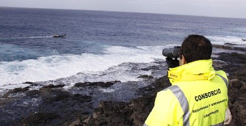 Un hombre de 38 años fallece al caer por un risco a unas rocas en Playa