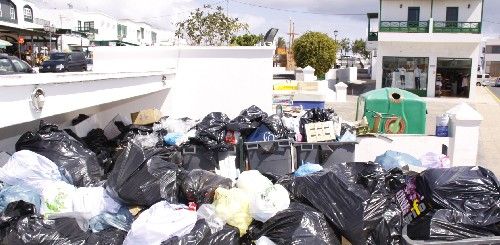 Los trabajadores de limpieza de Yaiza estudian emprender medidas de presión por los nuevos retrasos en sus nóminas