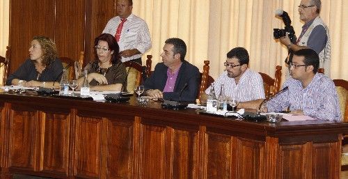 El grupo socialista del Cabildo critica el rechazo del grupo de Gobierno "a cualquier propuesta de la oposición"