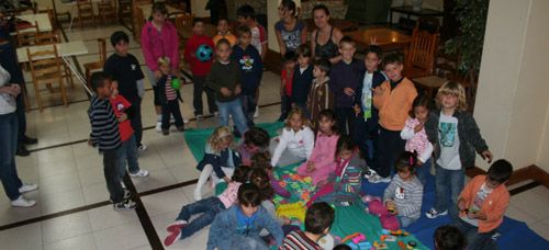 Más de 200 niños participan en los talleres navideños de Teguise