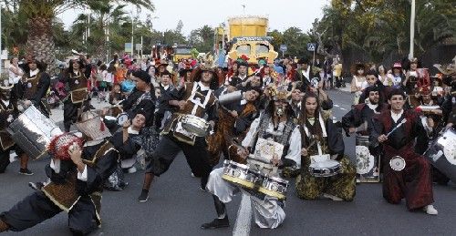 Villa Pipol, doce años haciendo bailar a Lanzarote a ritmo de batucada