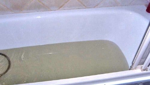 Yaiza exige soluciones ante la "amenaza" de que la mala calidad del agua genere "un serio problema para la salud"