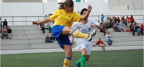 Las chicas del CD Lomo tutearon al Puerto Azul