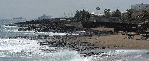 El PP pide en el Senado la regeneración urgente de las playas de Lanzarote