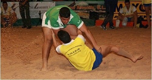 Siete luchadores lanzaroteños acuden al Campeonato de Canarias por Pesos Juvenil