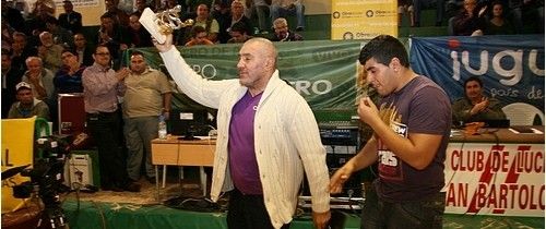 La Federación de Lanzarote de Lucha Canaria entregó los trofeos de la temporada pasada