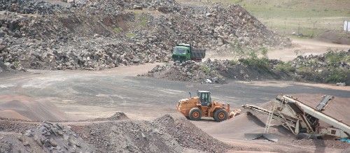 El Cabildo y el sector de la construcción buscan alternativas al cierre del vertedero de Argana Alta