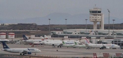 Comienzan los primeros vuelos entre Lanzarote y ciudades europeas tras la nube de ceniza del volcán islandés