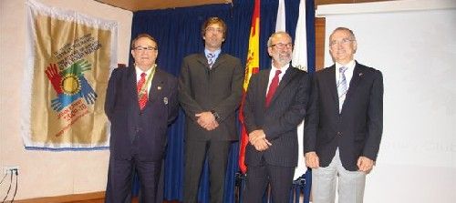 Rotary reconoce al doctor Julio Santiago como el Conejero del Año