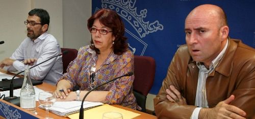 El PSOE acusa al Gobierno canario de robar dinero de la Ley de Dependencia con la connivencia del Cabildo