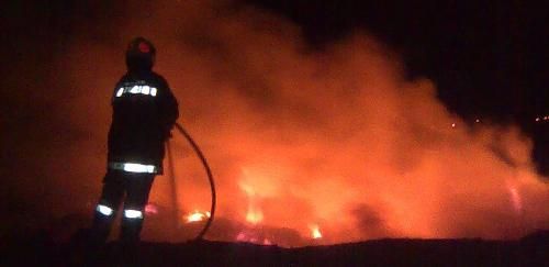 Las hogueras de San Juan dejan dos incendios en Yaiza