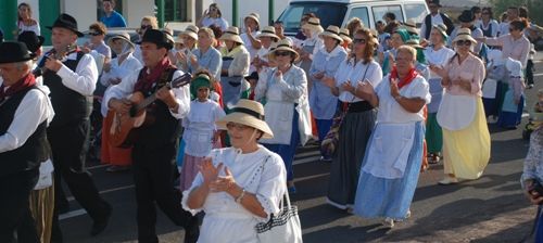 La procesión y la carrera de burros en Soo inician las fiestas en honor a San Juan