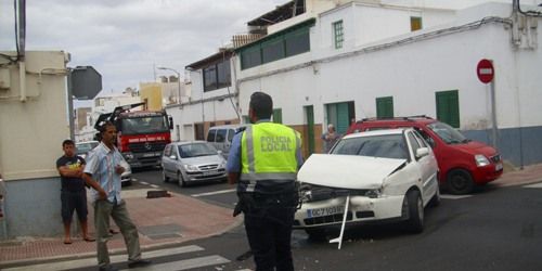 Vecinos de Titerroy denuncian que hay constantes accidentes en el barrio por la mala señalización