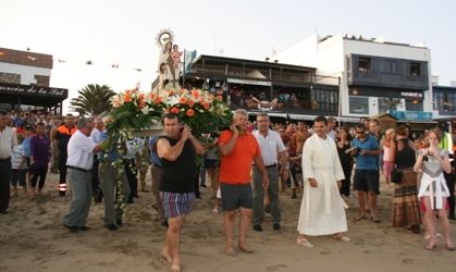 Playa Blanca se embarcó un año más en la procesión marítima en honor a la patrona del mar