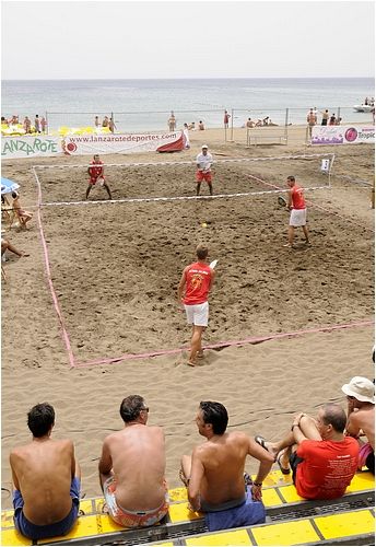 Éxito de participación en el I Torneo de Tenis Playa