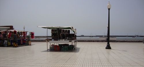 ¿Mercadillo o unas cuantas chabolas?