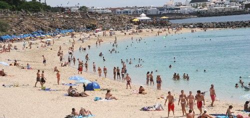 Aemet declara el jueves la alerta amarilla en Lanzarote por temperaturas de hasta 35 grados