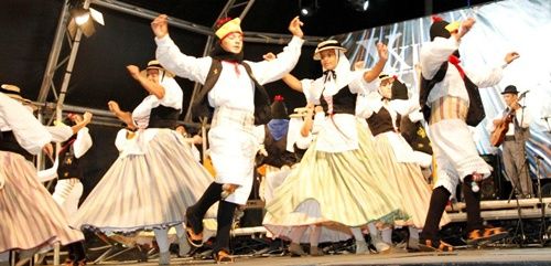 El Encuentro Folclórico Nanino Díaz Cutillas congregó de nuevo a la mejor música tradicional de Canarias